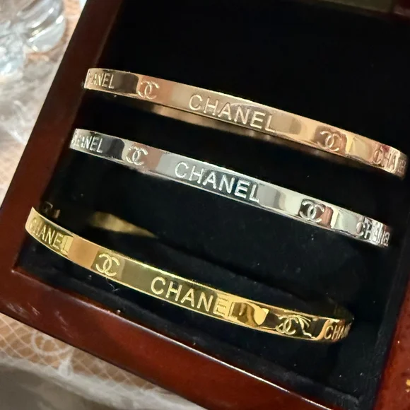 Woman Stainless Steel Desighner  Trio of Gold, Silver, and Rose Gold Bangles - Picture 4 of 4